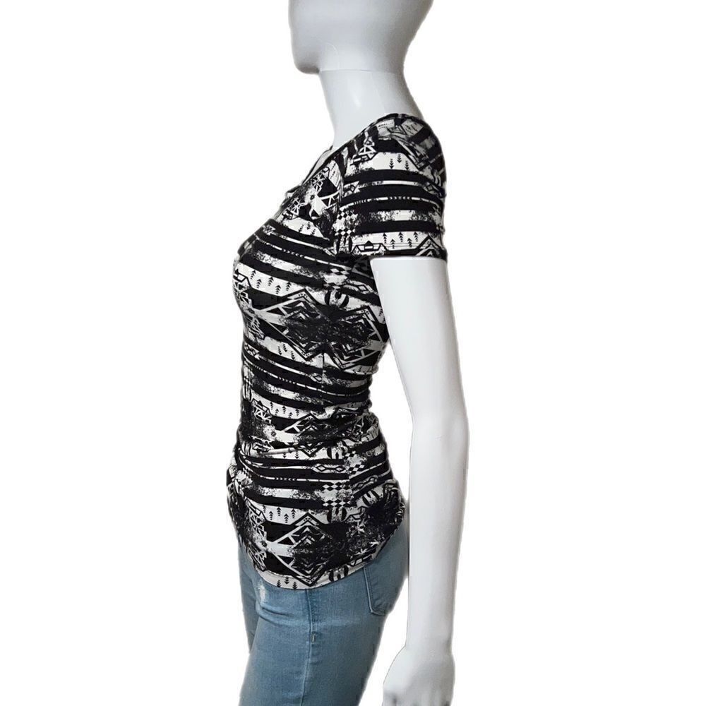 Abstract Stretch Knit Tee NWOT - Picture 5 of 8